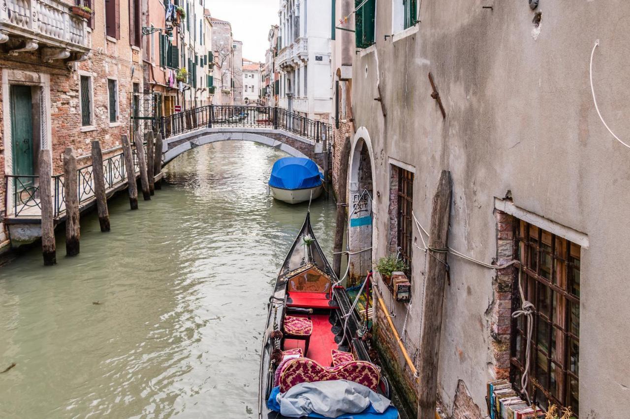 Doge'S Pantheon & St.Mark School In Hidden Venezia Esterno foto